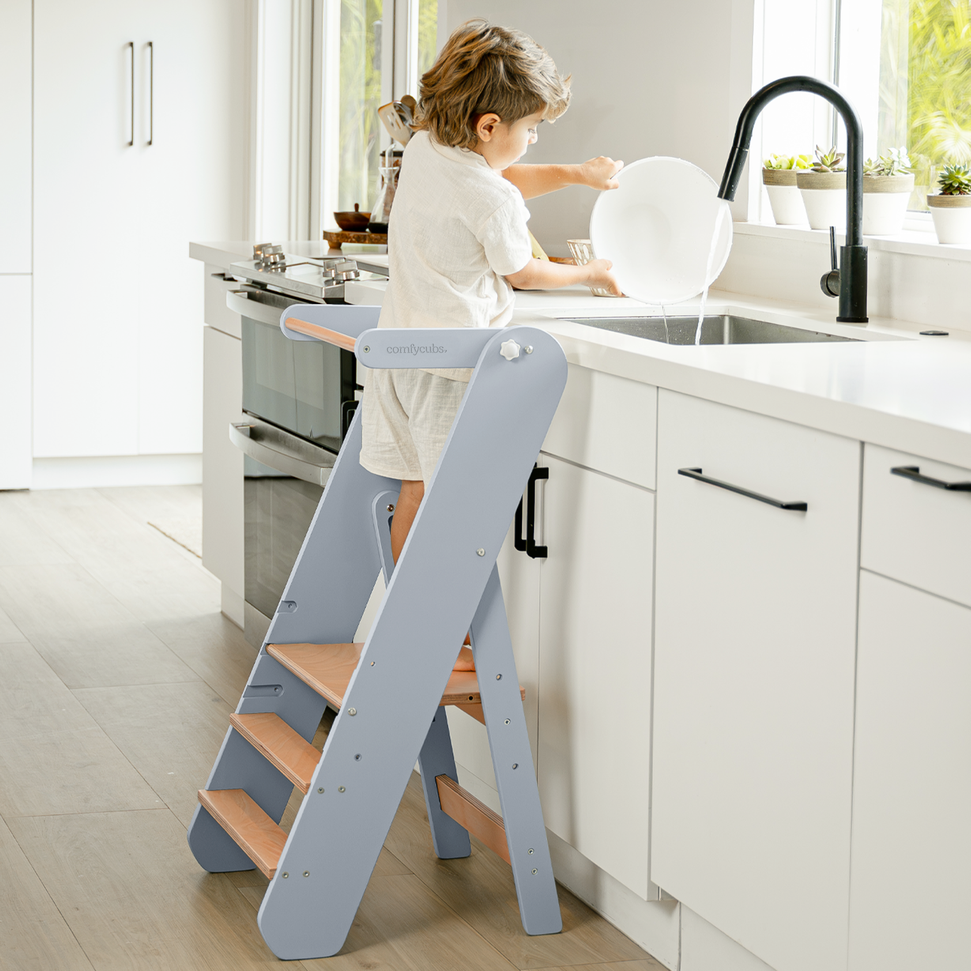 Kids Step Stool for Ages 3+ in Pacific Blue