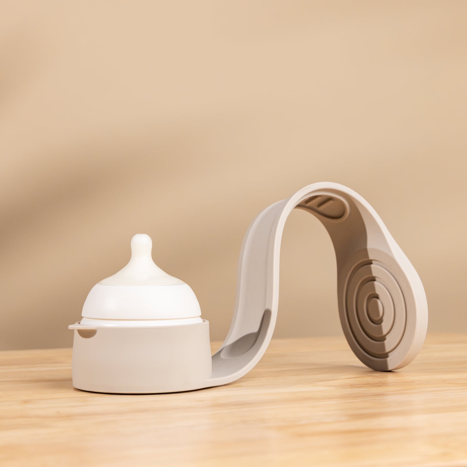 hands-free feeding strap